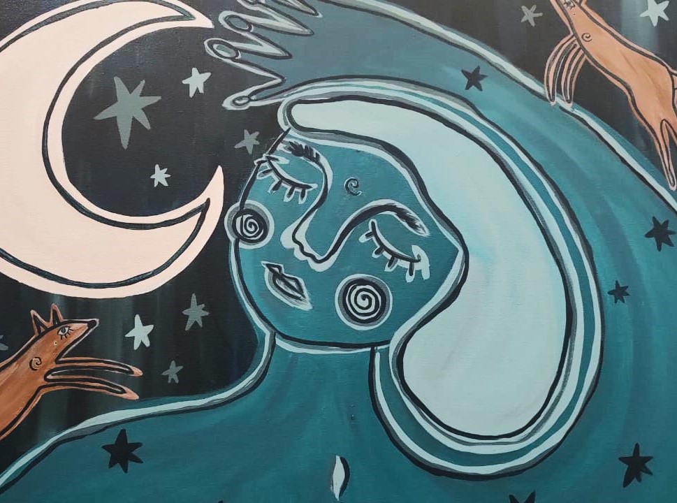 Vamos a la exposición:
“Ecos Femeninos” de Mariana Valdez Gámez
Tributo a la feminidad, a la conexión eterna entre la mujer y la madre tierra. Una extensión de su fertilidad, su intuición, su creatividad, su abundancia y su sabiduría ancestral
Galería Académica
Entrada libre