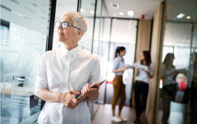 Are you maximizing the multi-generational talent in your workforce? Learn how each generation benefits from each other’s experiences and backgrounds.
👉🏾Check out this article everythinghrtdi.com/age-isnt-just-…
#MultiGenerationalWorkplace #MultigenerationalWorkforce #business #everythinghr