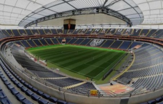 EUROPA LEAGUE 
Vuelta/ cuartos 
A las 21h nos ponemos en <a href="/MovistarFutbol/">Fútbol en Movistar Plus+</a> con el EINTRACH DE FRANKFURT🇩🇪 vs TOTTENHAM 🇬🇧 y los comentarios de <a href="/MarcMayola/">Marc Mayola Huguet</a> 
📺🎙️⚽
#lacasadelfutbol