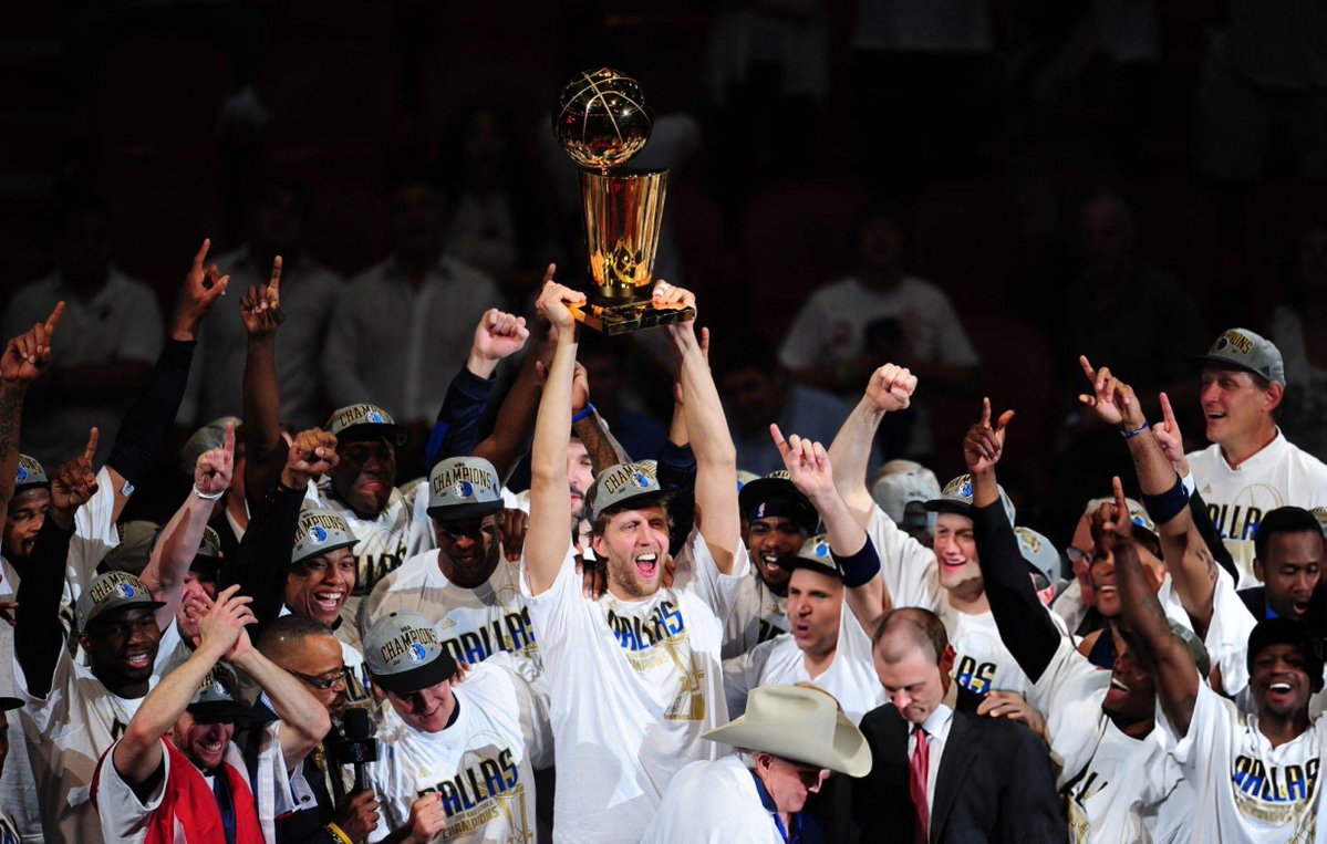 camisa_23's tweet image. Você sabia que o Dallas Mavericks de 2011 enfrentou uma das sequências de adversários mais complicadas da história dos playoffs?
Se não, segue o fio pra lembrar da jornada de Dirk e companhia!🧶
📸Mark Ralston