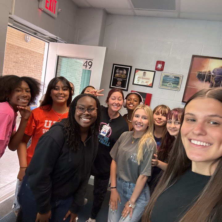 Team Bonding: Scavenger Hunt Edition!💛💙