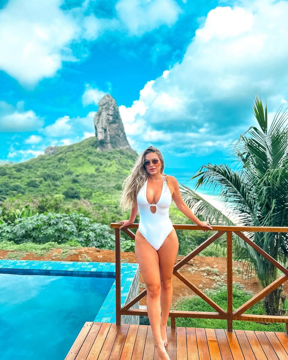 Throwback to last year in Fernando de Noronha, Brazil, with my bestie Natasha! 🌊✨ We had so much fun soaking up the sun and making unforgettable memories together. Here’s to sunny days and beautiful adventures! ☀️💖 
.
.
.
#BeachVibes #SummerDays #Sunshine #OceanView