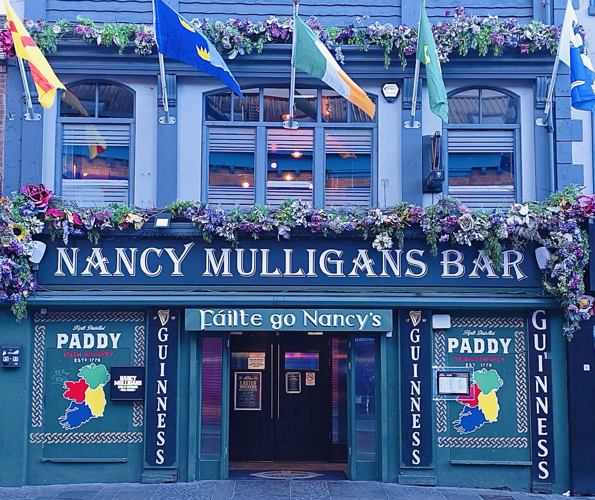 The flags of the four provinces of Ireland fly proudly from Nancy Mulligans Bar in Belfast City Centre ahead of Easter Weekend 🇮🇪