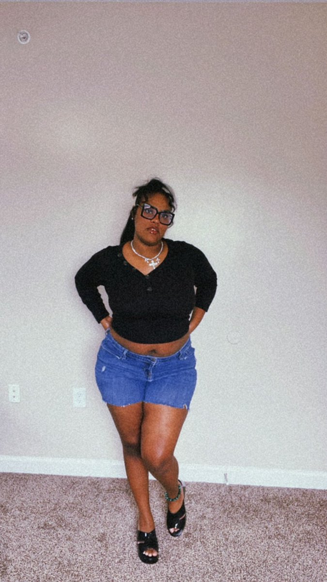 Teeaja16's tweet image. Thursday