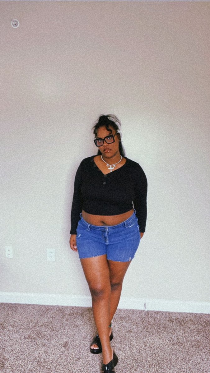 Teeaja16's tweet image. Thursday