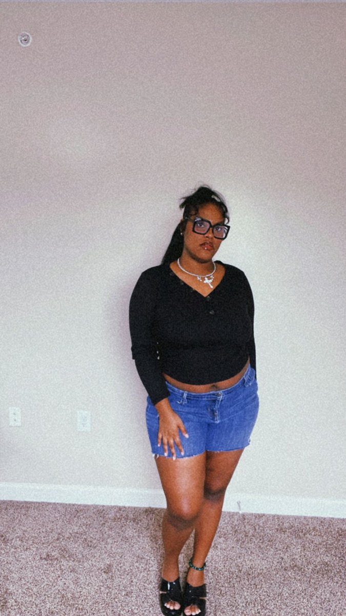 Teeaja16's tweet image. Thursday