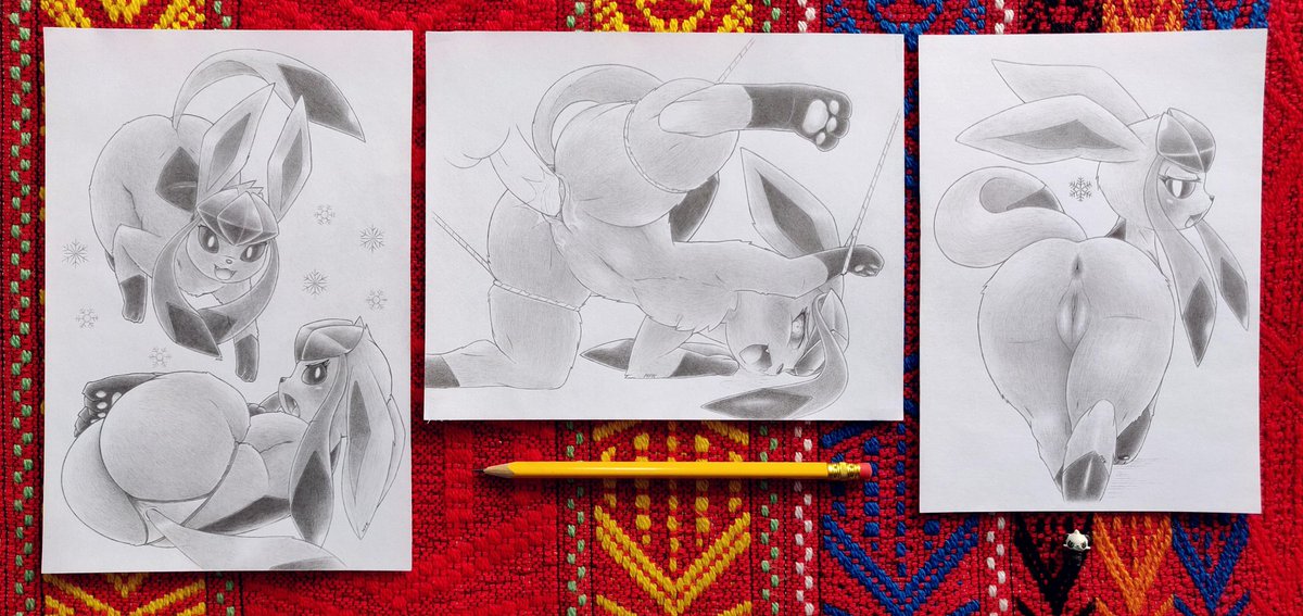 Getting back to practice*. That female Glaceon you always want on your team. Happy Easter 😝
#glaceon #Pencildrawing