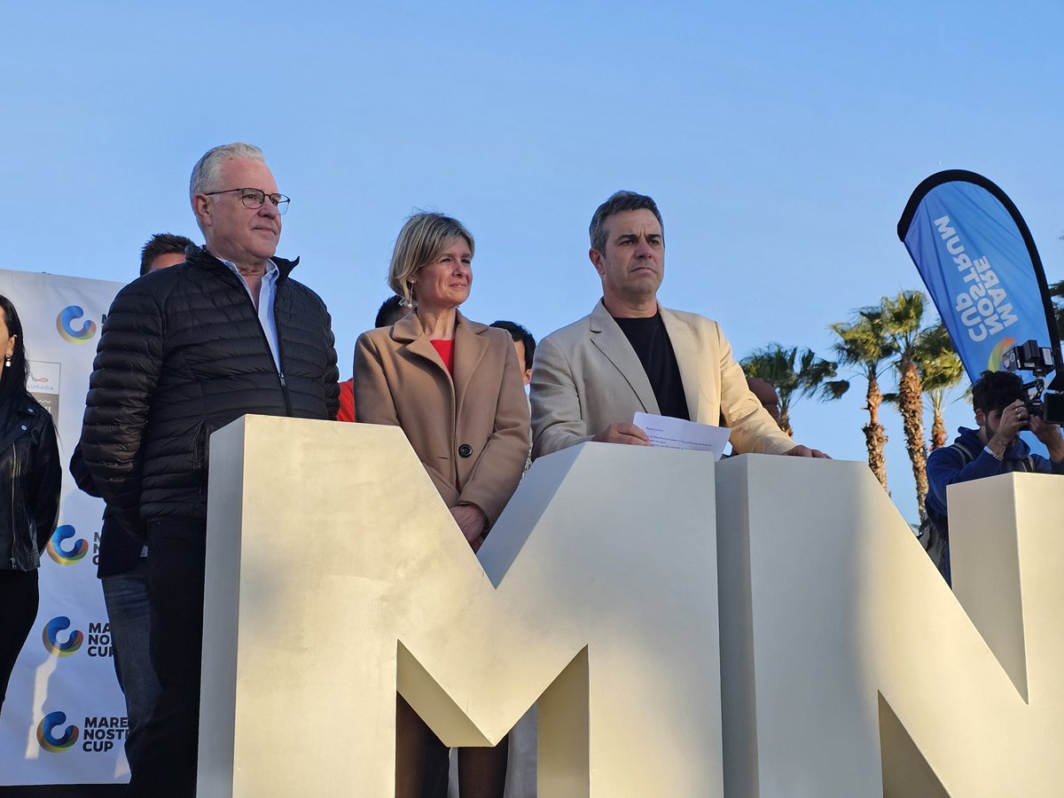 Dipta_cat's tweet photo. La presidenta @nllaurado dona la benvinguda a la #CostaDaurada als milers de joves que participen al torneig internacional de futbol base Mare Nostrum Cup Easter, a #Salou. Els partits es disputaran fins al pròxim diumenge. #DiptaSuma #Esports #MareNostrumCup https://t.co/DzUlbwmT0p