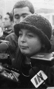CristianGarciaC's tweet photo. Año 1997. Invierno. Hace frío en Santiago. Las políticas educativas de Eduardo Frei no convencen. En la @USACH, una dirigenta carismática y de convicciones profundas, defiende la idea de otro modelo educativo más justo. 

Esa mujer es @Jeannette_Jara 🇨🇱
#JeannetteJaraPresidenta 🇨🇱❤️