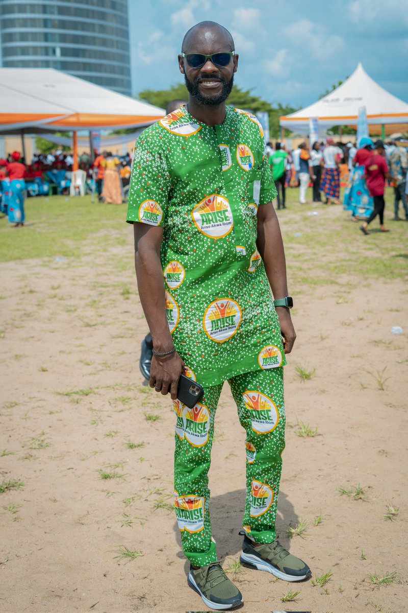 eyenaks's tweet image. Governor Pastor Umo Eno is fulfilling his promise to empower MSMEs across the state.

Today, it was the turn of Ikot Ekpene Federal Constituency.

Congratulations to all the beneficiaries.

Our Governor is truly delivering on his campaign promises.

#AriseAgenda 
#IbomLED