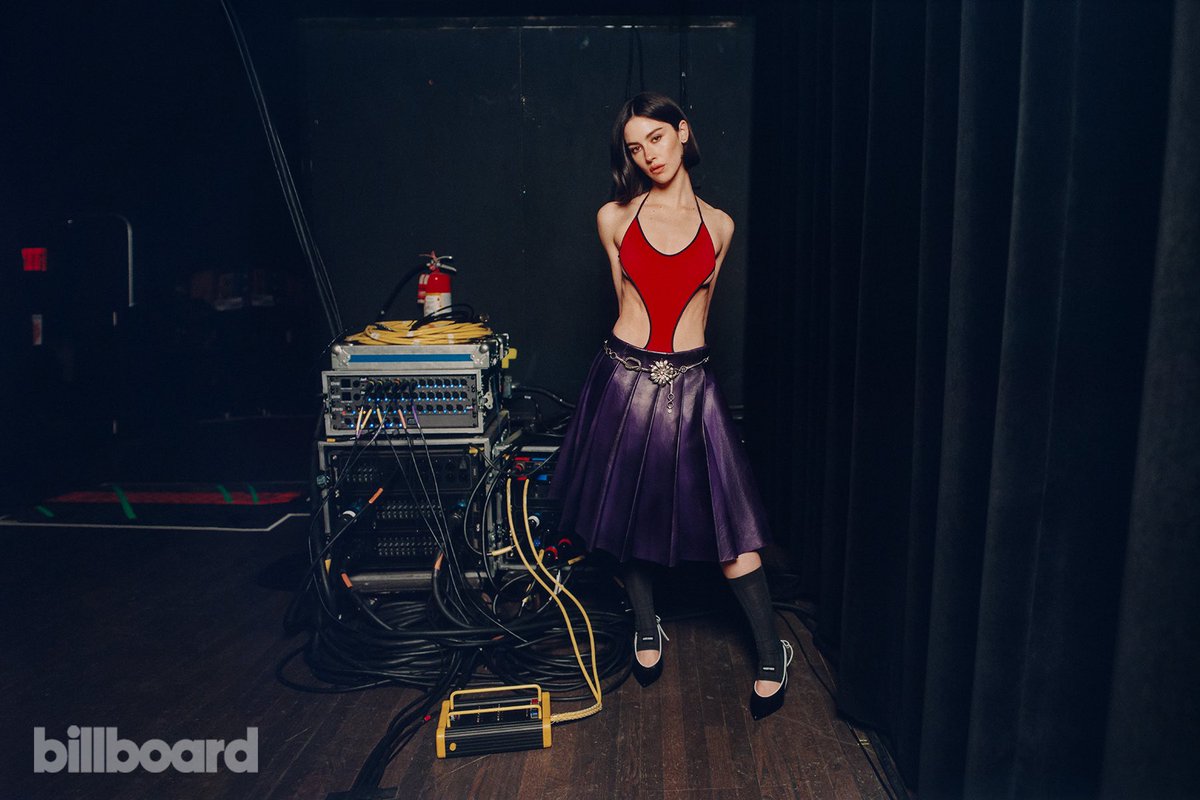 gracieabrams's tweet photo. .@billboard ! https://t.co/fUSPOjrlxy
