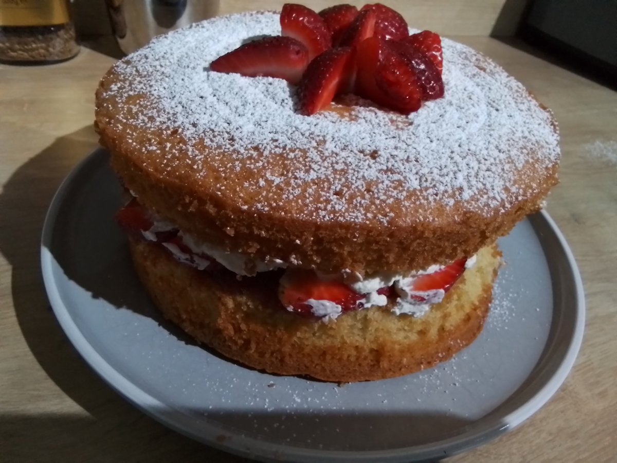 Lynette Perrodow tweet media