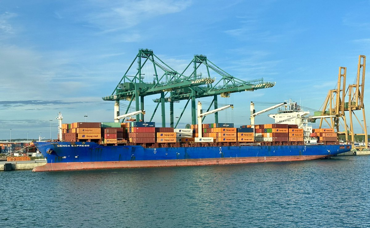 Se está convirtiendo en algo habitual en el Puerto de #Huelva.