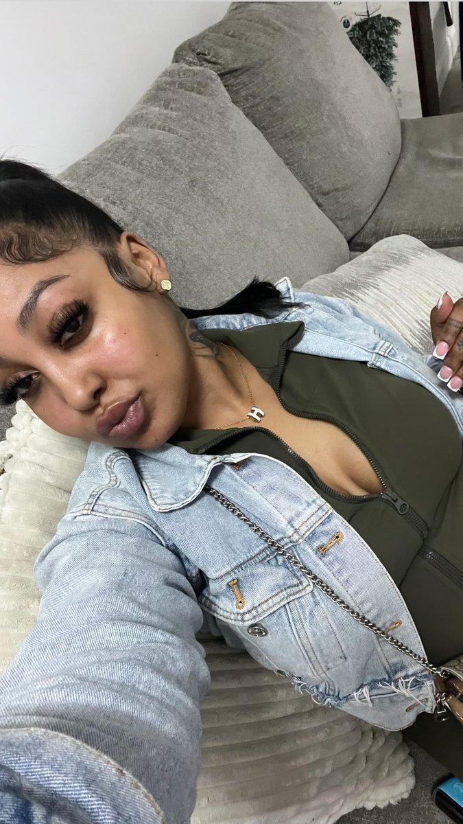 Taydathedon's tweet photo. Just a natural girl &amp; her iPhone camera🤍 https://t.co/SatLa6CMQi