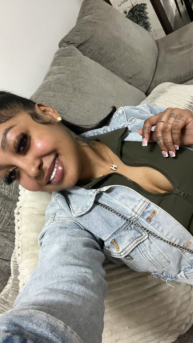 Just a natural girl &amp; her iPhone camera🤍