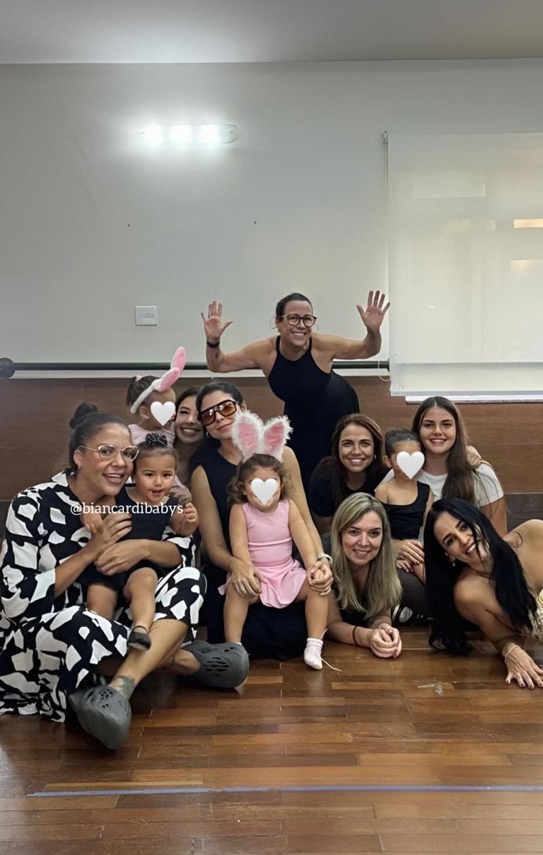 Whitewolfll's tweet photo. Ballet da Diva hoje em Santos 🥹😡 https://t.co/pyPJYRnWGo