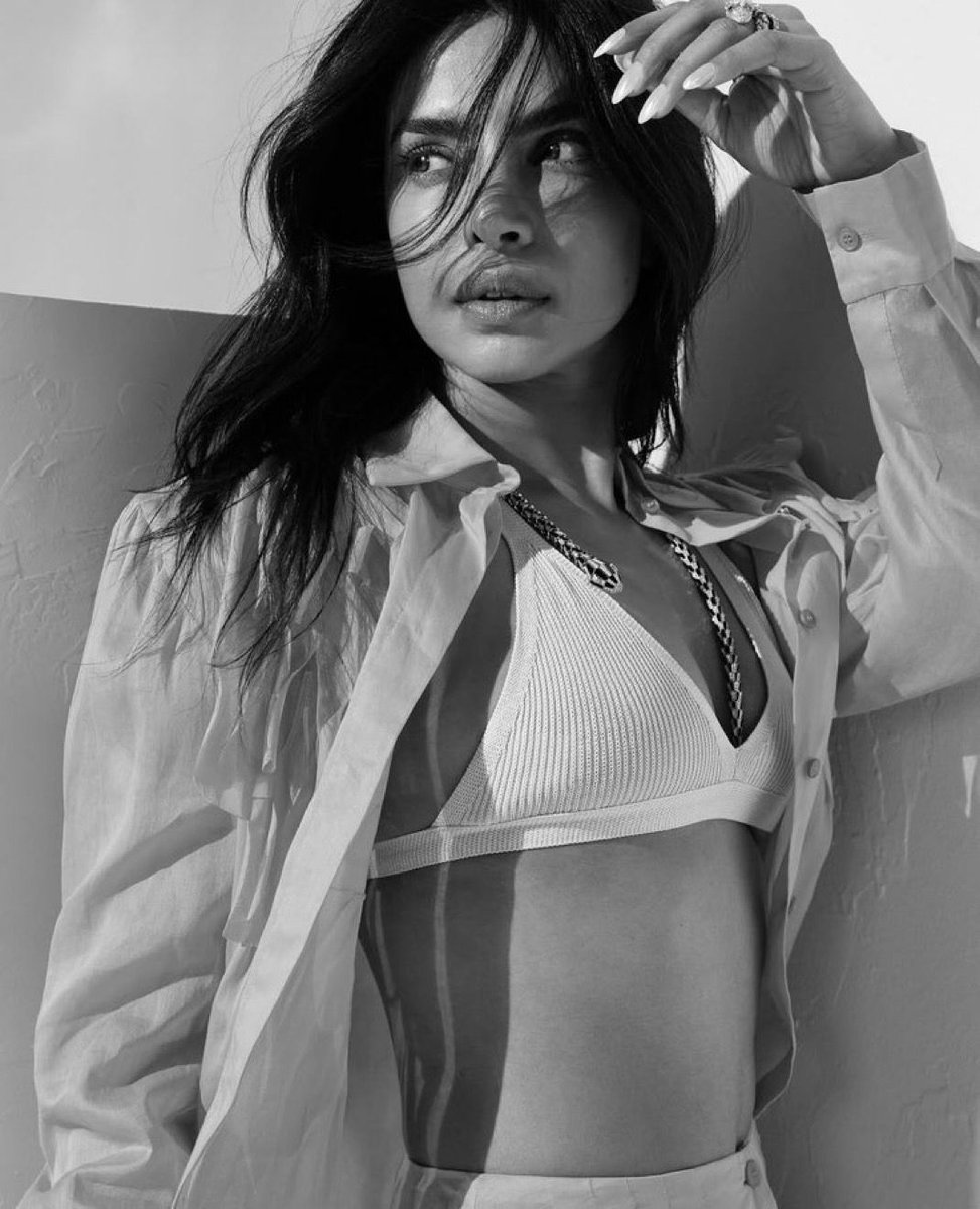glittermagazine's tweet photo. Priyanka Chopra Jonas is set to join Zac Efron, Will Ferrell and Regina Hall in Nicholas Stoller's untitled comedy for Amazon MGM. 🍿 https://t.co/zyosySAZCb