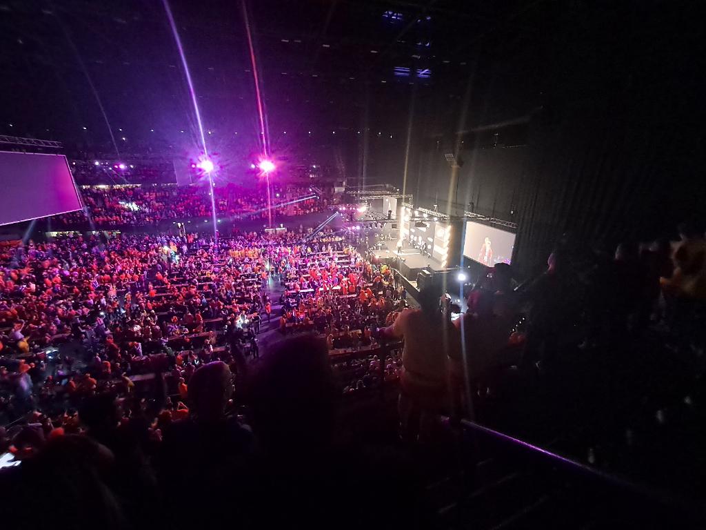 Où est <a href="/alexvizorek/">Alex Vizorek</a> ???
#pdc #darts #Rotterdam