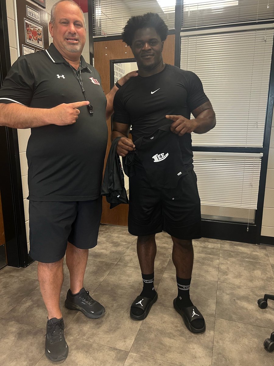 The Rocker Lee (@rockerlee229) on Twitter photo Former <a href="/LCHSTrojans/">LCHS Trojans</a> great and current <a href="/steelers/">Pittsburgh Steelers</a> Mark Robinson stopping by to get a workout in this morning while he's in town #NFL Former <a href="/LCHSTrojans/">LCHS Trojans</a> great and current <a href="/steelers/">Pittsburgh Steelers</a> Mark Robinson stopping by to get a workout in this morning while he's in town #NFL