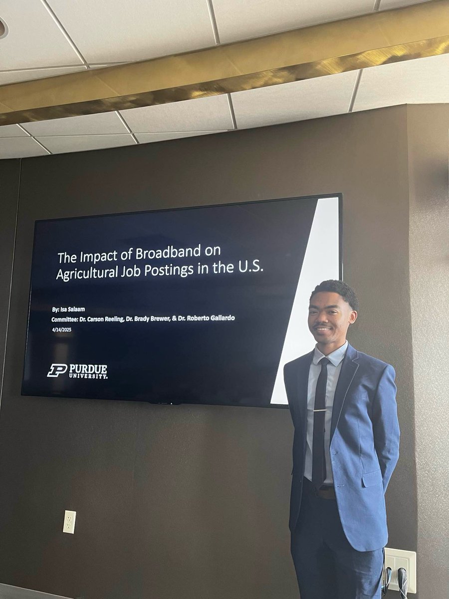 DSolisAgEcon's tweet image. Congratulations 🎉 to @FAMU_1887 #Agribusiness Alumni Isa Salaam for successfully defending your MS Thesis at @PurdueAgEcon . Keep #Striking🐍 @IsaSalaam2 ! #FAMUAg
@bradybrewer