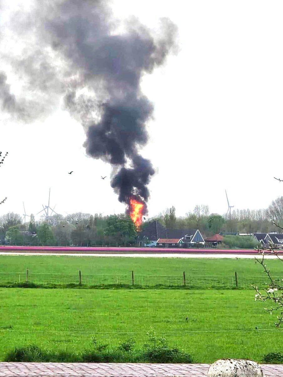 Grote brand in pand aan het Tripkouw in Midwoud