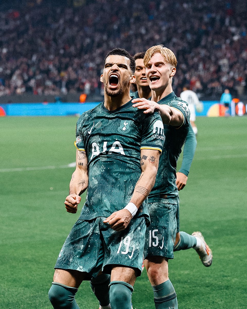 TouchlineX's tweet photo. FT: Frankfurt 0-1 Tottenham (1-2 AGG).

TOTTENHAM ARE IN THE SEMI FINAL OF THE EUROPA LEAGUE! 🔥🔥🔥 https://t.co/5PaNEQlEYp