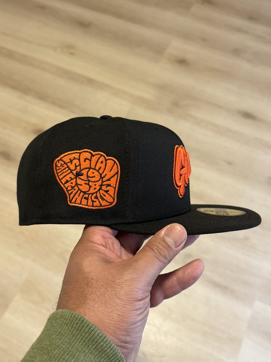 loucabrera77's tweet photo. LETS GO! @SFGiants These bad boys finally touched down! #REPYACITY π€ https://t.co/zVxG8R9UyG