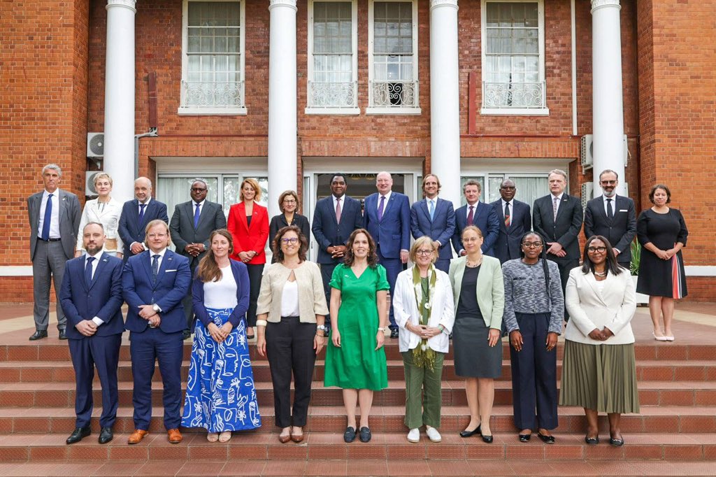 Karolina Stasiak (@euambzambia) on Twitter photo As we celebrate 50 years of 🇪🇺-🇿🇲 relations, we discussed with HE President <a href="/HHichilema/">Hakainde Hichilema</a> the main topics of the Partnership Dialogue co-chaired yesterday by <a href="/LaranjinhaEEAS/">Laranjinha | EU Africa</a> and Hon Haimbe <a href="/ZambiaMFAIC/">Zambia Foreign Ministry</a>: global reform agenda, governance, critical minerals, transport and energy. As we celebrate 50 years of 🇪🇺-🇿🇲 relations, we discussed with HE President <a href="/HHichilema/">Hakainde Hichilema</a> the main topics of the Partnership Dialogue co-chaired yesterday by <a href="/LaranjinhaEEAS/">Laranjinha | EU Africa</a> and Hon Haimbe <a href="/ZambiaMFAIC/">Zambia Foreign Ministry</a>: global reform agenda, governance, critical minerals, transport and energy.