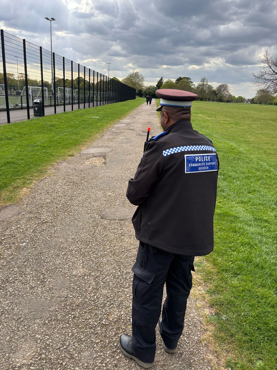 Parsloes Police (@mpsparsloes) on Twitter photo Parsloes and Parsloes SNT completing robberies patrols in Parsloes Park.7009EA 7027EA
#Alibon
#Dagenham
#mylocalMet
#Saferneighbourhood
<a href="/metpoliceuk/">Metropolitan Police</a>
<a href="/lbbdcouncil/">Barking and Dagenham Council</a>
@superintendent_DavidRhodes Parsloes and Parsloes SNT completing robberies patrols in Parsloes Park.7009EA 7027EA
#Alibon
#Dagenham
#mylocalMet
#Saferneighbourhood
<a href="/metpoliceuk/">Metropolitan Police</a>
<a href="/lbbdcouncil/">Barking and Dagenham Council</a>
@superintendent_DavidRhodes