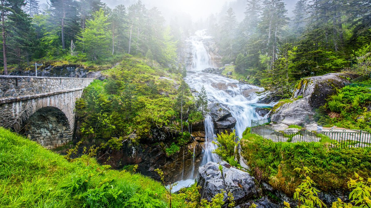 Complete your Pyrénées hike with a visit to the Cauterets valley, a natural wonder full of greenery and stunning photo-ops. 

We recommend a snap of the Spanish bridge and its surrounding waterfalls!  

📷 Zedspider/Adobe Stock

#ExploreFrance