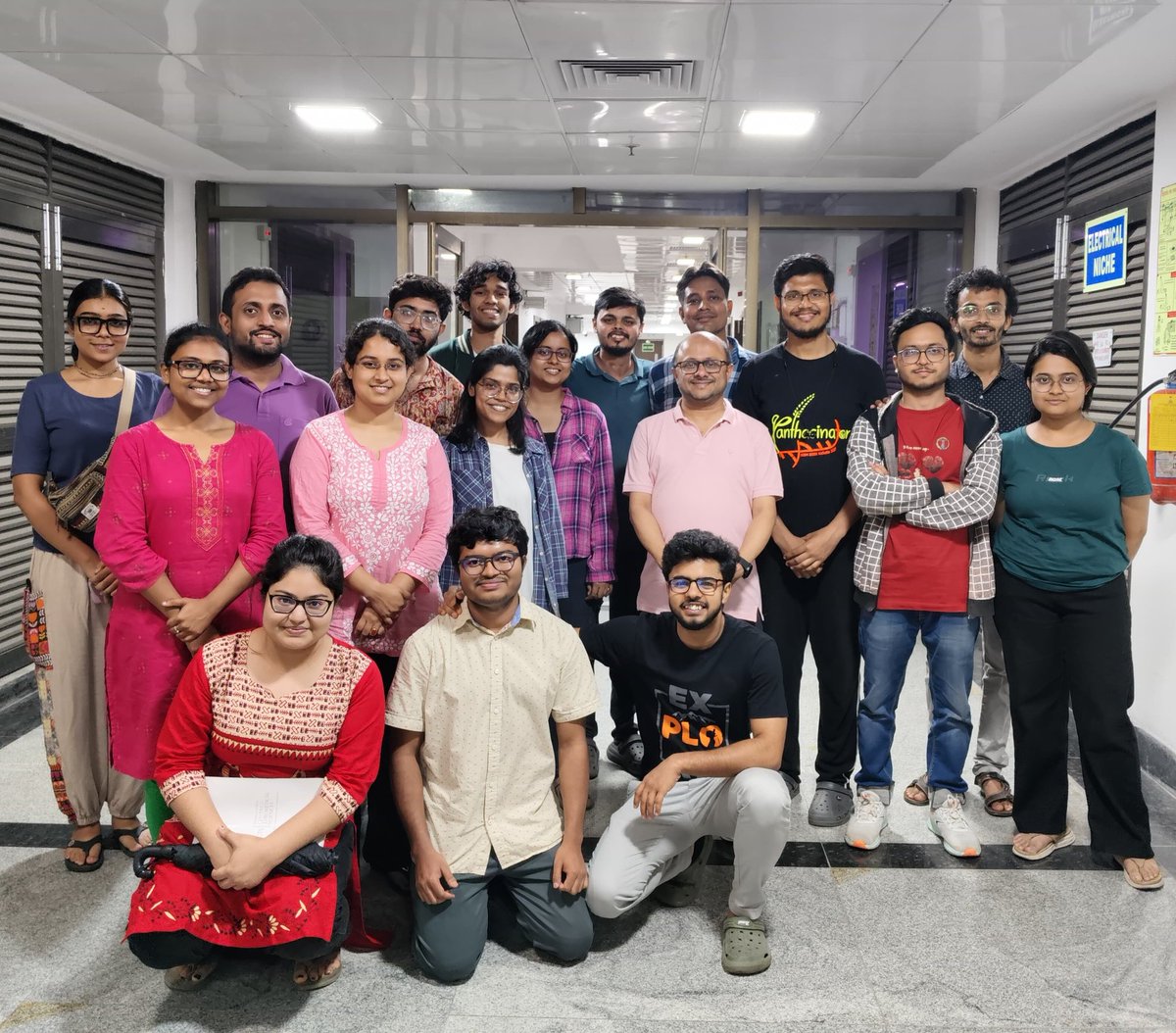 CopperBioGroup's tweet image. It was truly a pleasure having Prof. Anindya Ghosh Roy @anindyagroy, from National Brain Research Centre, on our campus today. His talk sparked thoughtful conversation, fresh perspectives and inspired all of us. Grateful for the time and knowledge he shared with us.
@iiserkol