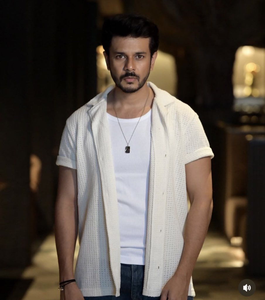 Pov: Unforgettable boy from the darkest alley of town who met you in that stormy night #JaySoni