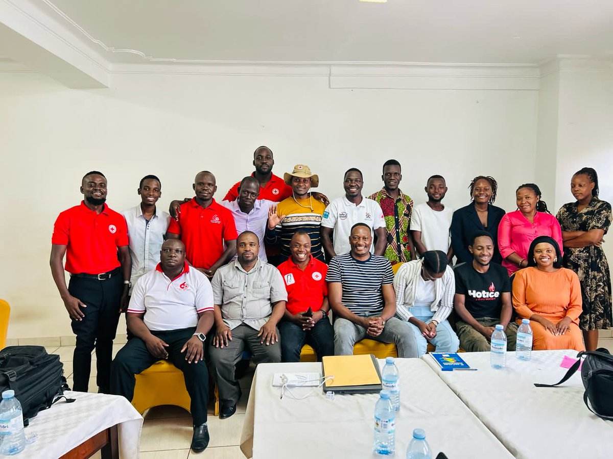 ChrisWeloUg's tweet image. Today we successfully concluded a 3 days workshop aimed at developing the @UgandaRedCross Youth Engagement Strategy and Youth Policy with the help of a team from IFRC at Hotel Sojovalo.