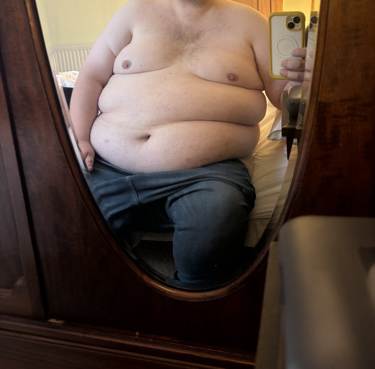 It takes a lot to keep this growing belly full… but I know some of you love the challenge.
Snack fund’s open. Make this gut your responsibility. 

throne.com/cashchubmaster

- #FeedMe #GainerBelly #BellyWorship #StuffMe #ChubbyGuy #Feedism #BellyLove #CashPig #PayPig #Feederism