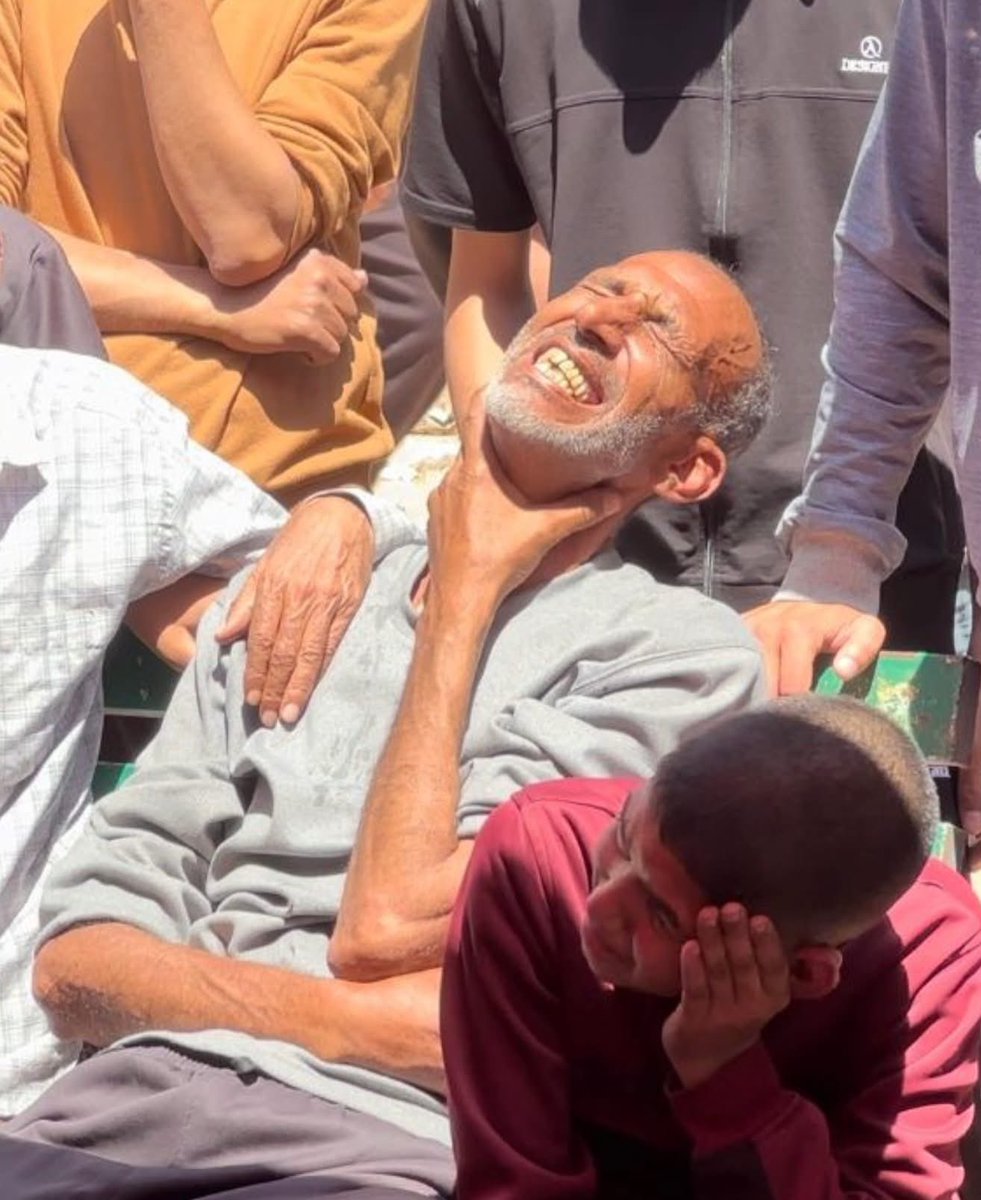 لهذا كان النَّبيُّ ﷺ يستعيذُ
من قهر الرِّجال!

لطفكَ بهم يا الله 💔