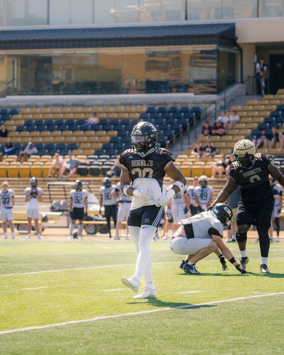 esuhornetsfb's tweet photo. Practice 13 today, Spring Showcase tomorrow under the lights ⚠️

#W.I.N. 🐝 https://t.co/QFzTfvMKag