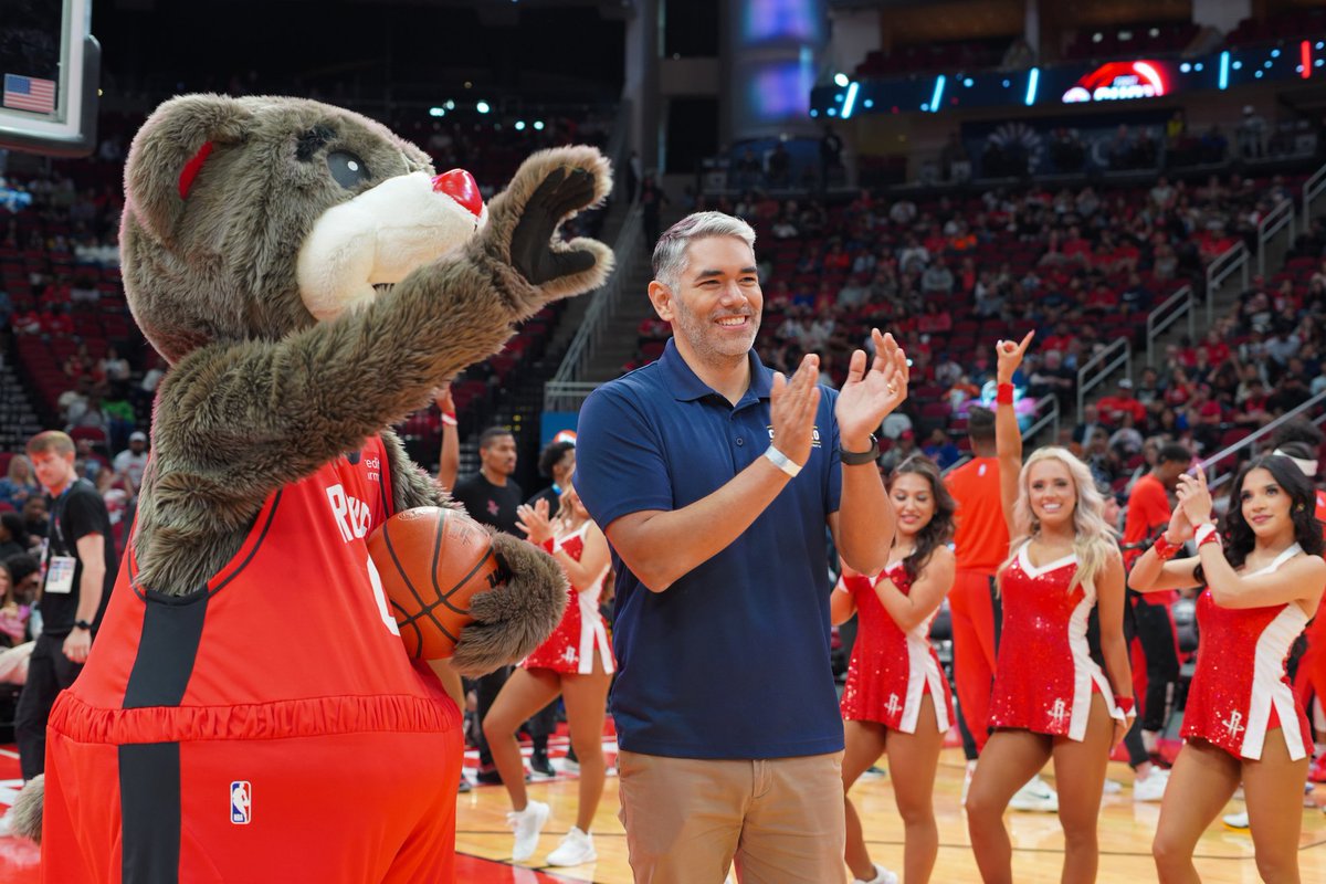 MarioforHouston's tweet photo. Houston, we're playoff ready! Today we celebrate #HoustonRocketsDay as the @HoustonRockets gear up to face the Warriors! Game 1 tips off this Sunday at Toyota Center so let's make a little noise in Clutch City π! https://t.co/tpdajX2ax6