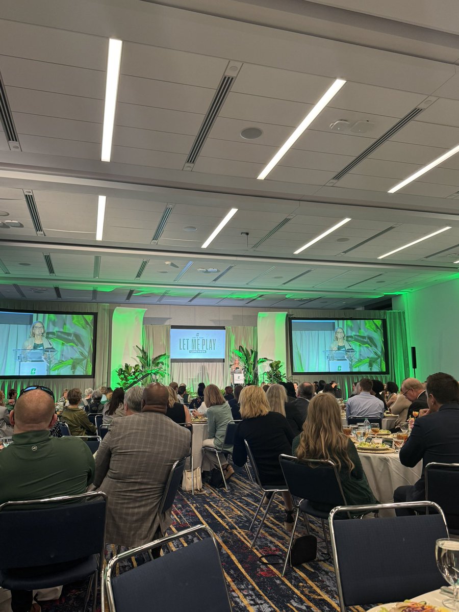 CharlotteWSoc's tweet image. Had a great time today at the Judy W. Rose Let Me Play Luncheon today!
#GoldStandardโ๏ธ