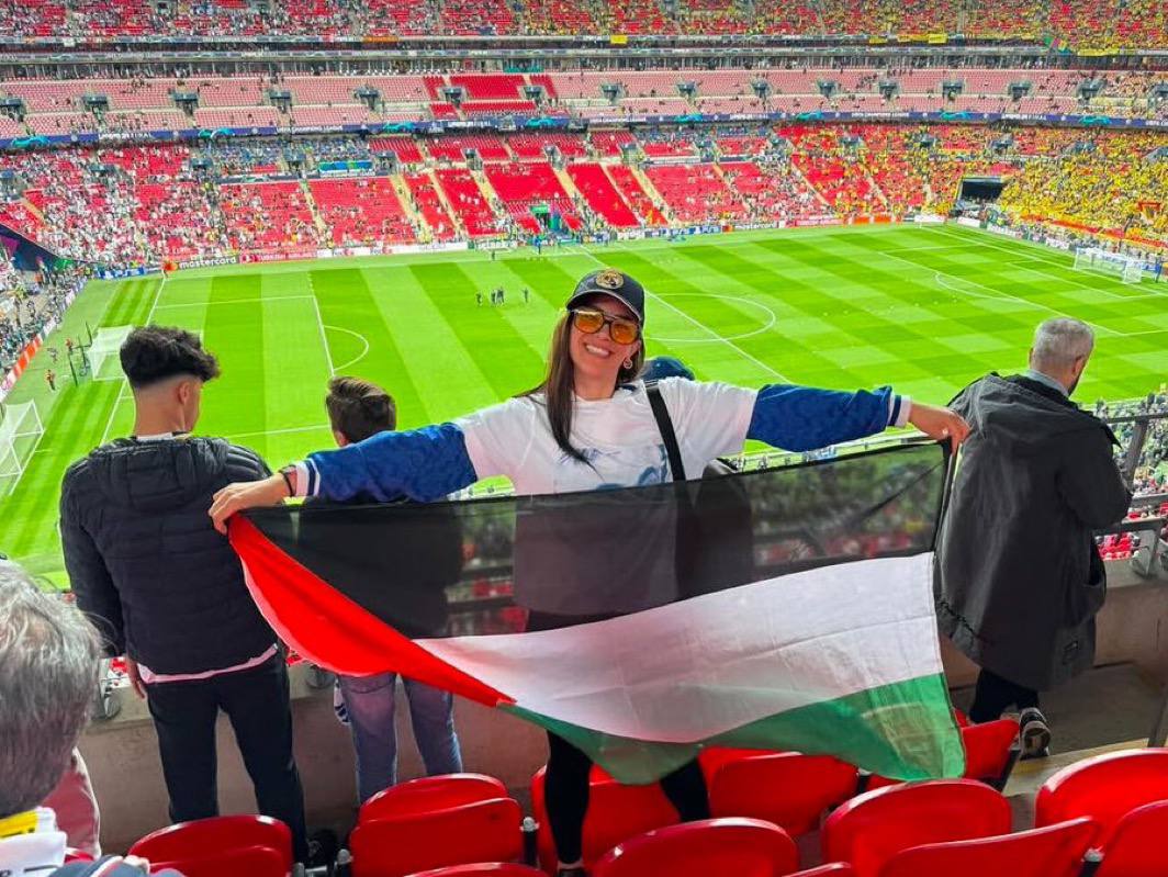 سلمى مشهور نشرت عدة صور مع العلم الفلسطيني (إكس)