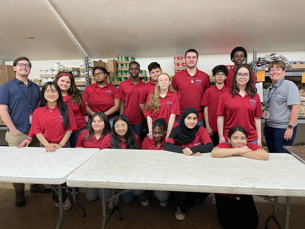 ExploreTJMS's tweet image. TJ Explore Ambassadors worked hard and had fun while they served for the Ambassador Day of Service! @TJPatriots @ExploreJCPS @JCPSExploreEA