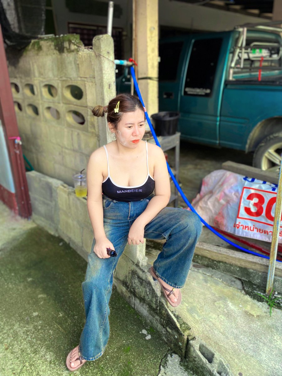 ใช้เงินหมดแล้ว 
เหลือแต่ใช้ชีวิตตอนนี้ 🤣