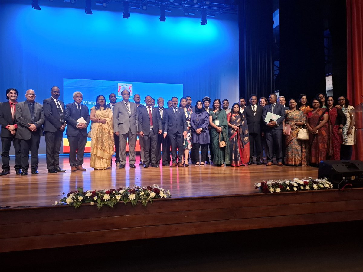 3 jours de riches échanges proposés par le Ministère de L'Éducation &amp; des Ressources Humaines pour transformer l'École à Maurice. L'académie de La Réunion a été saluée pour son engagement &amp; ses propositions constructives. 🙏 au recteur pour sa confiance.