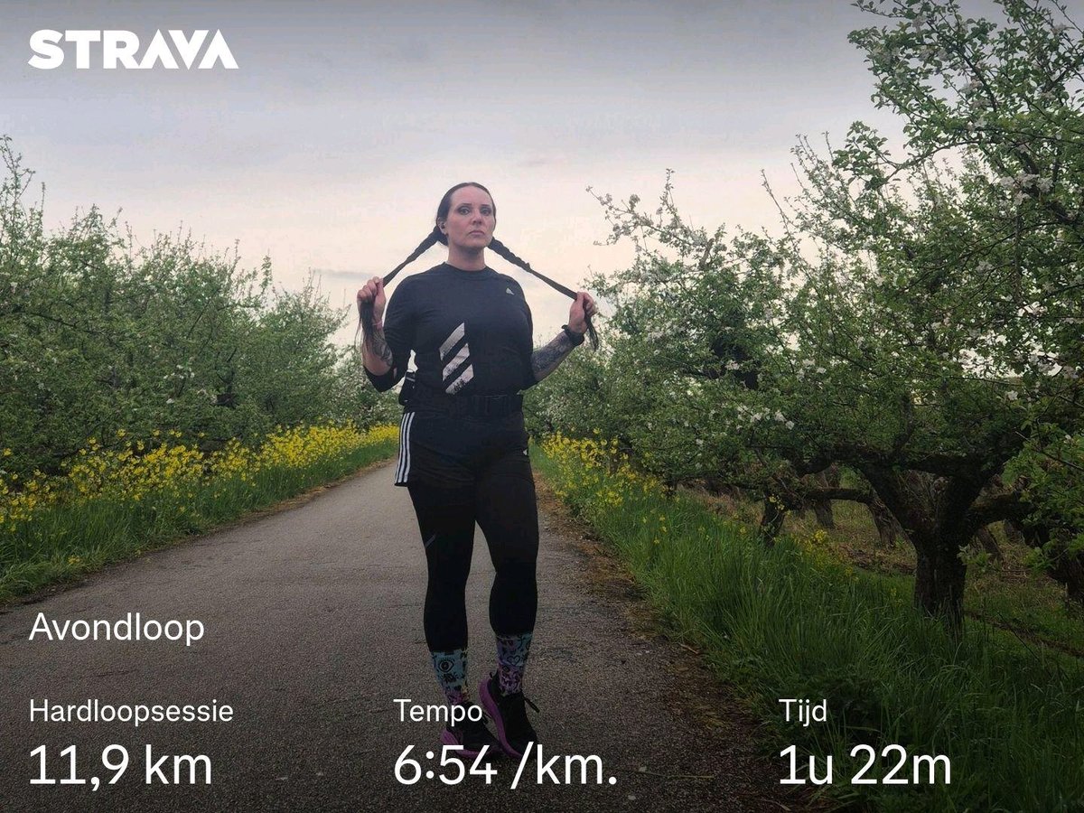 ladyelisav82's tweet photo. @loopmaatjes @hardloopvriend
Mijn drukke hoofd leegmaken. 🏃🏻‍♀️ #afterworkrun

#ikloophard #hardlopen #running #runningjourney #runnerslife

Bekijk mijn hardloopsessie op Strava: https://t.co/ZvTBqixxG4 https://t.co/pJc6SNmcTb