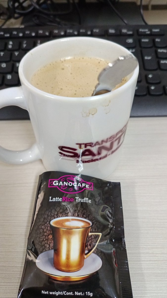 pablasm's tweet photo. Este café latte con leche de coco y polvo de trufa es de otro 🌎 https://t.co/zurW5o3kAY