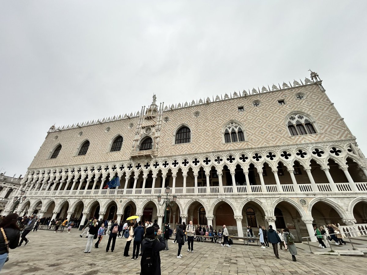Venezia today 🇮🇹

St Mark’s square - Basilica of St Mark - Doges Palace 

Breathtaking stuff 👌