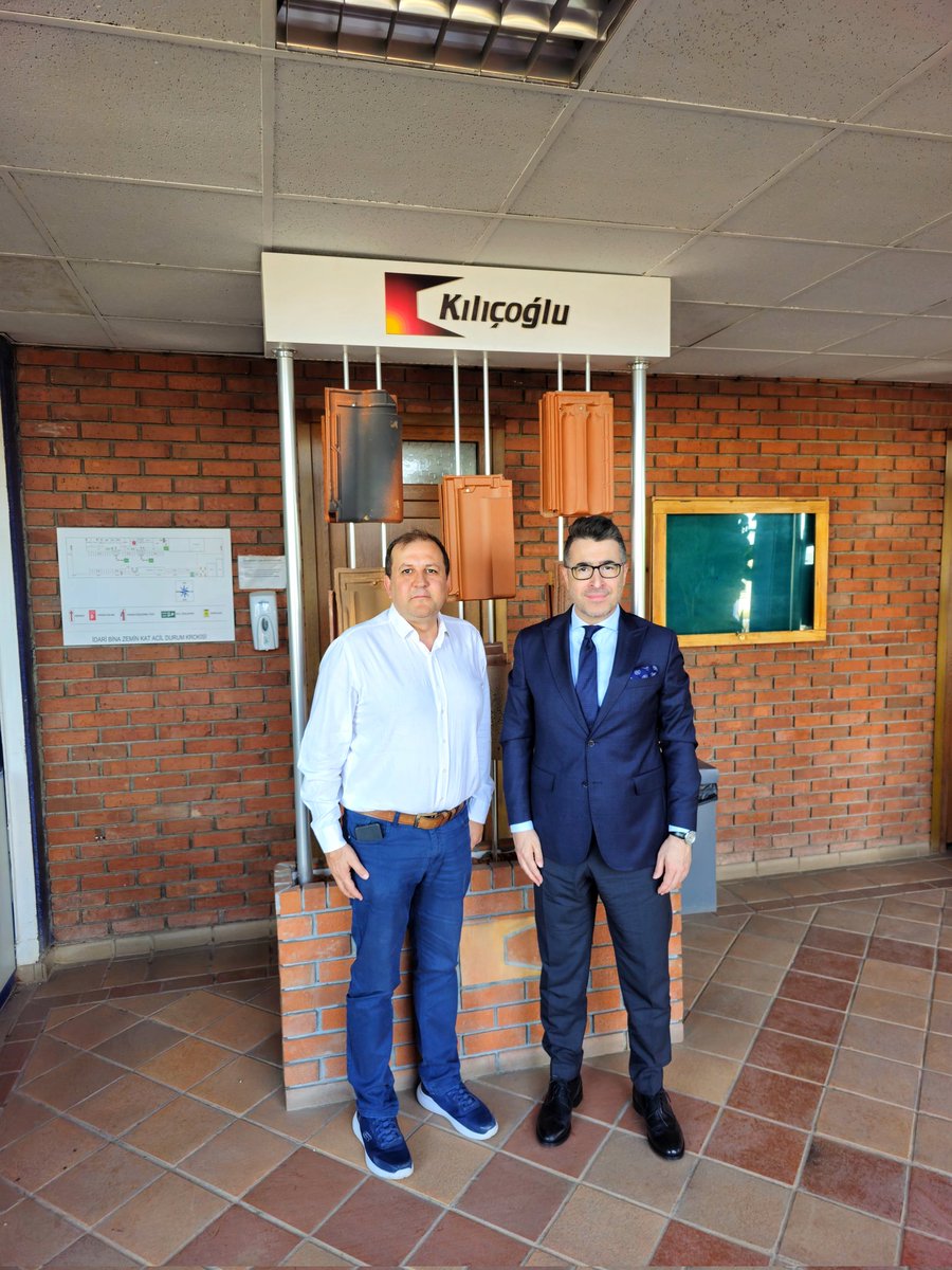 omerkocakusak's tweet photo. Pek çok iş kolunda onlarca şirket ve 3300 çalışanı olan Endel Şirketler Grubunun CFO'su değerli dostum Uğur Ağılönü ile şirketin Eskişehir'de bulunan merkezinde bir araya geldim.
Misafirperverliği için teşekkür ederim.
#endel #kılıçoğlu #eskişehir #Bursa #bilenpatent #univation https://t.co/dGh3QDUHvv