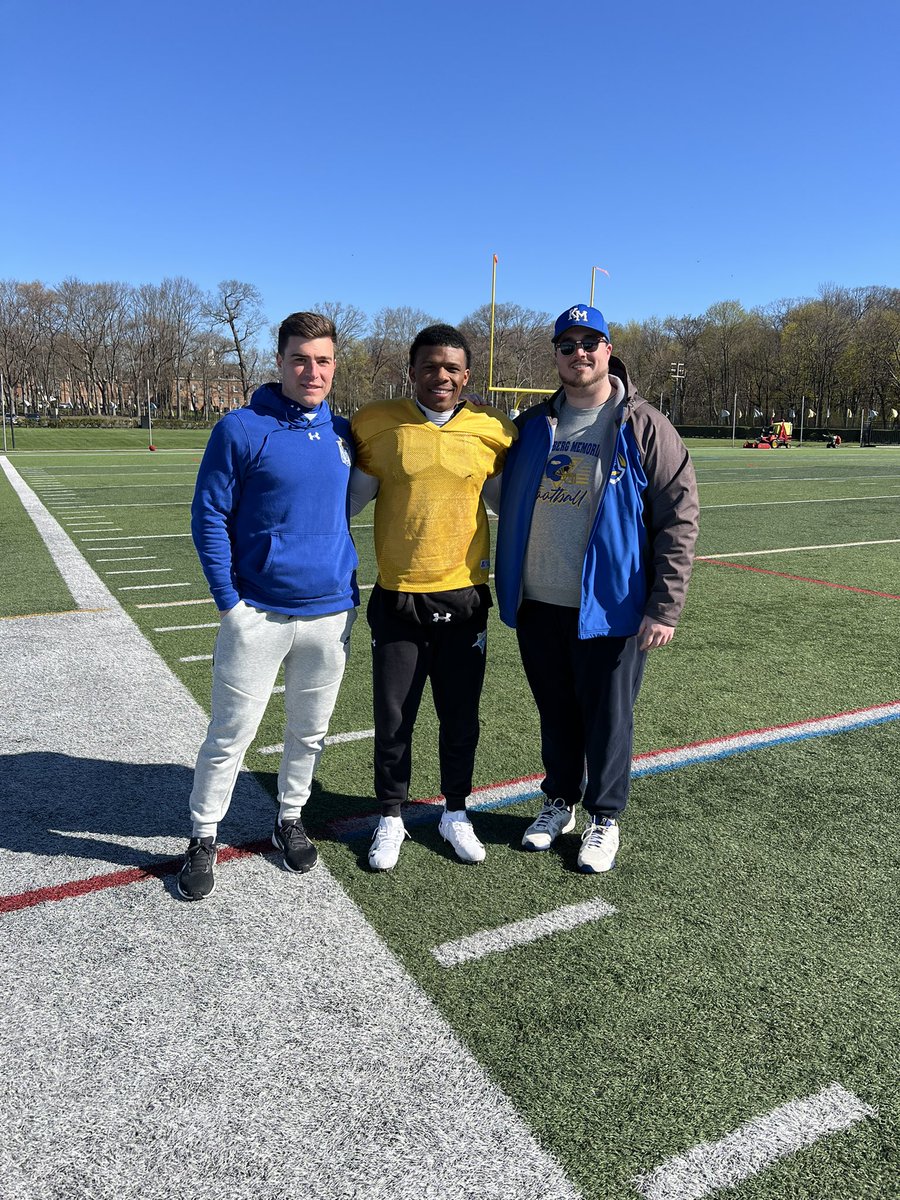Coach_Meisse (@coachmeisse) on Twitter photo 🔥🔥🔥 Got to see <a href="/KMHSFootball/">Kellenberg Firebird Football</a> QB Ethan Greenwood ‘2️⃣2️⃣ spin it this morning @liusharksfb practice as he gets ready to lead the Sharks this fall. Always great to see our guys excelling at the next level.
Thank you @pstcoachroy and the rest of the staff for the hospitality! 🔥🔥🔥 Got to see <a href="/KMHSFootball/">Kellenberg Firebird Football</a> QB Ethan Greenwood ‘2️⃣2️⃣ spin it this morning @liusharksfb practice as he gets ready to lead the Sharks this fall. Always great to see our guys excelling at the next level.
Thank you @pstcoachroy and the rest of the staff for the hospitality!