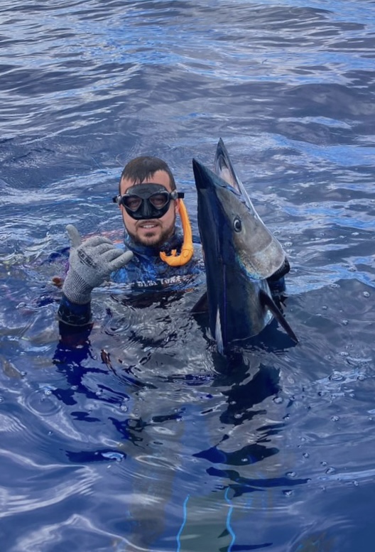 Blue_Tuna's tweet photo. New PB Wahoooo for @808t4c0m4 at #47 — solid fish!

Wahoo is one of the tastiest fish out there—what’s your favorite way to eat it? Sashimi is always a must, can’t beat it fresh. Congrats again and enjoy every bite! https://t.co/6839RjQxxH