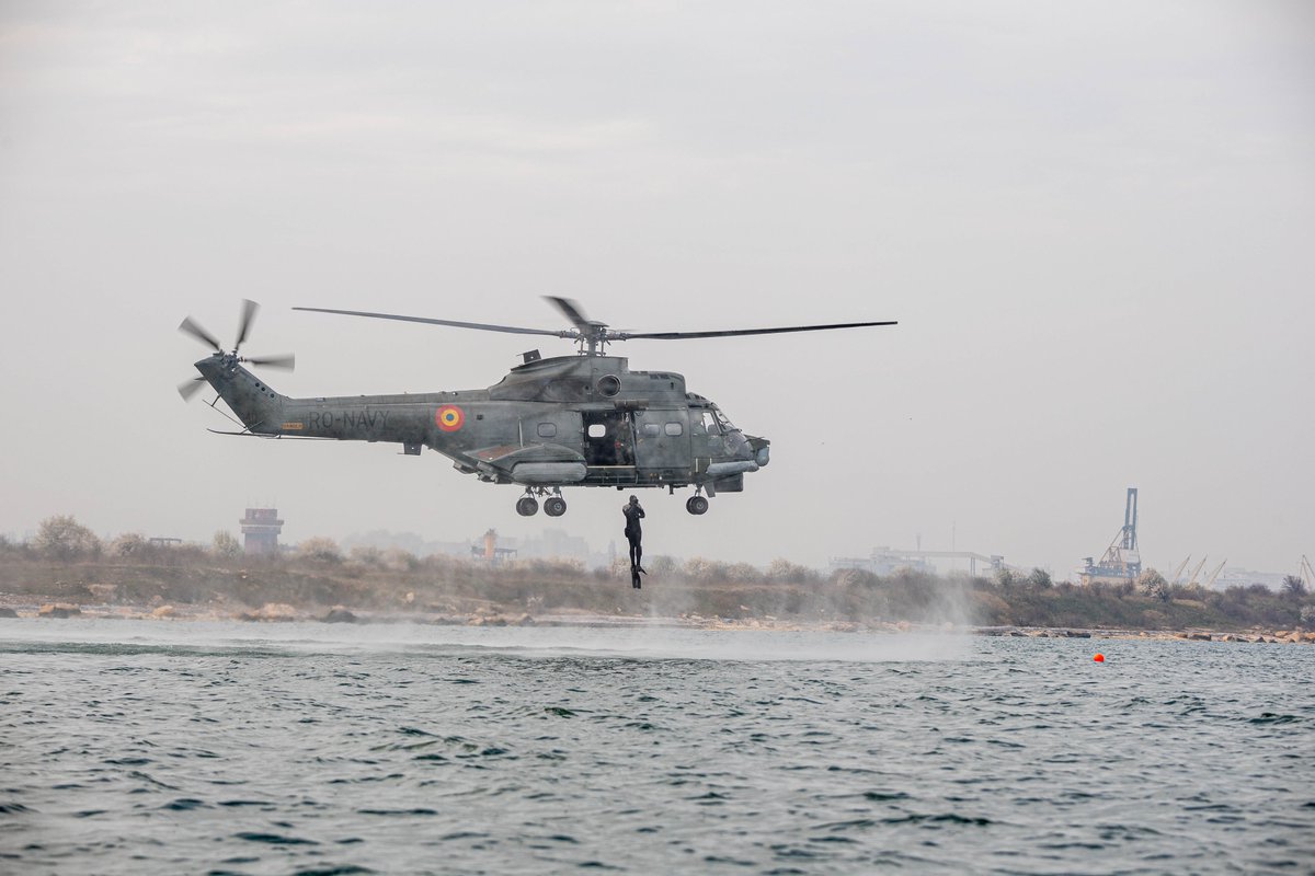 CJOC_COIC's tweet photo. From Romania, on the #BlackSea Mine Countermeasures Task Force, the @CanadianForces has been working hard alongside Allies to identify and dispose of sea mines and other unexploded items drifting into #NATO waters. https://t.co/BxrLE0R3Oj