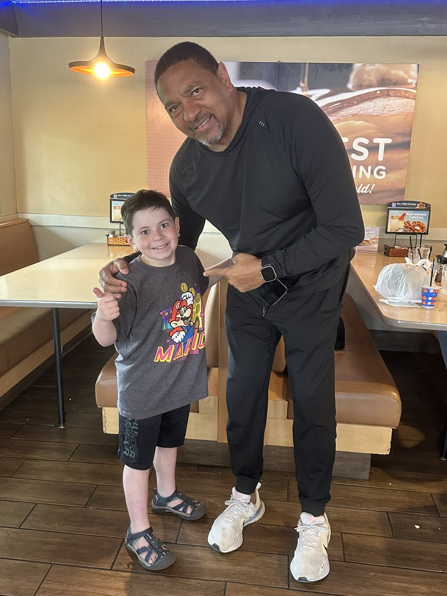 The Valkyries Fan ๐ชฝ ๐๐ (@thevalkyriesfan) on Twitter photo My son got to meet Mark Jackson today. He was so excited to meet the man who helped coach Steph Curry, his favorite player ever!!! Thank you so much <a href="/MarkJackson13/">Mark Jackson</a> for your kindness to my son ๐๐#DubNation My son got to meet Mark Jackson today. He was so excited to meet the man who helped coach Steph Curry, his favorite player ever!!! Thank you so much <a href="/MarkJackson13/">Mark Jackson</a> for your kindness to my son ๐๐#DubNation